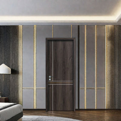 قیمت خوب اندازه استاندارد 2100 * 600 * 45mm صوتی ضد سر و صورت قابل تنظیم درب WPC حفره ای برای استفاده مسکونی و تجاری آنلاین